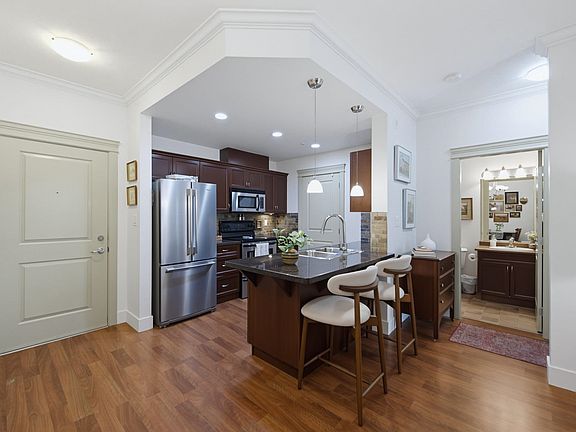 4th image of 33338 Mayfair Ave #102