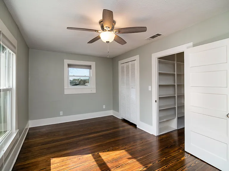 1817 Tremont Ave — Photo 14