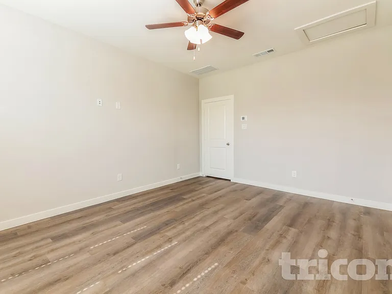 2540 Finch Hollow Dr — Photo 9
