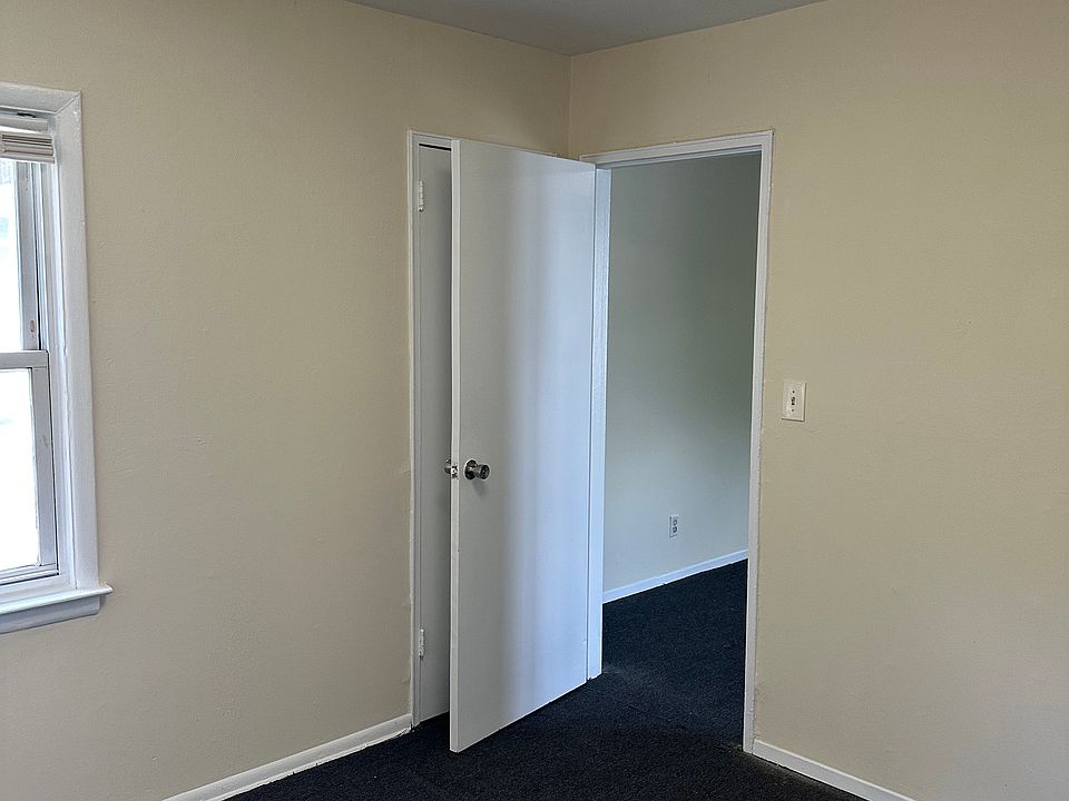2nd image of 643 Shore Rd #F2