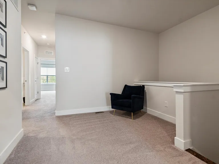 155 Livingston Ln — Photo 19