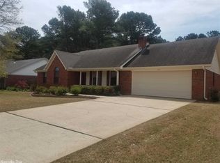 278 Pickwicket Dr, Conway, AR 72034