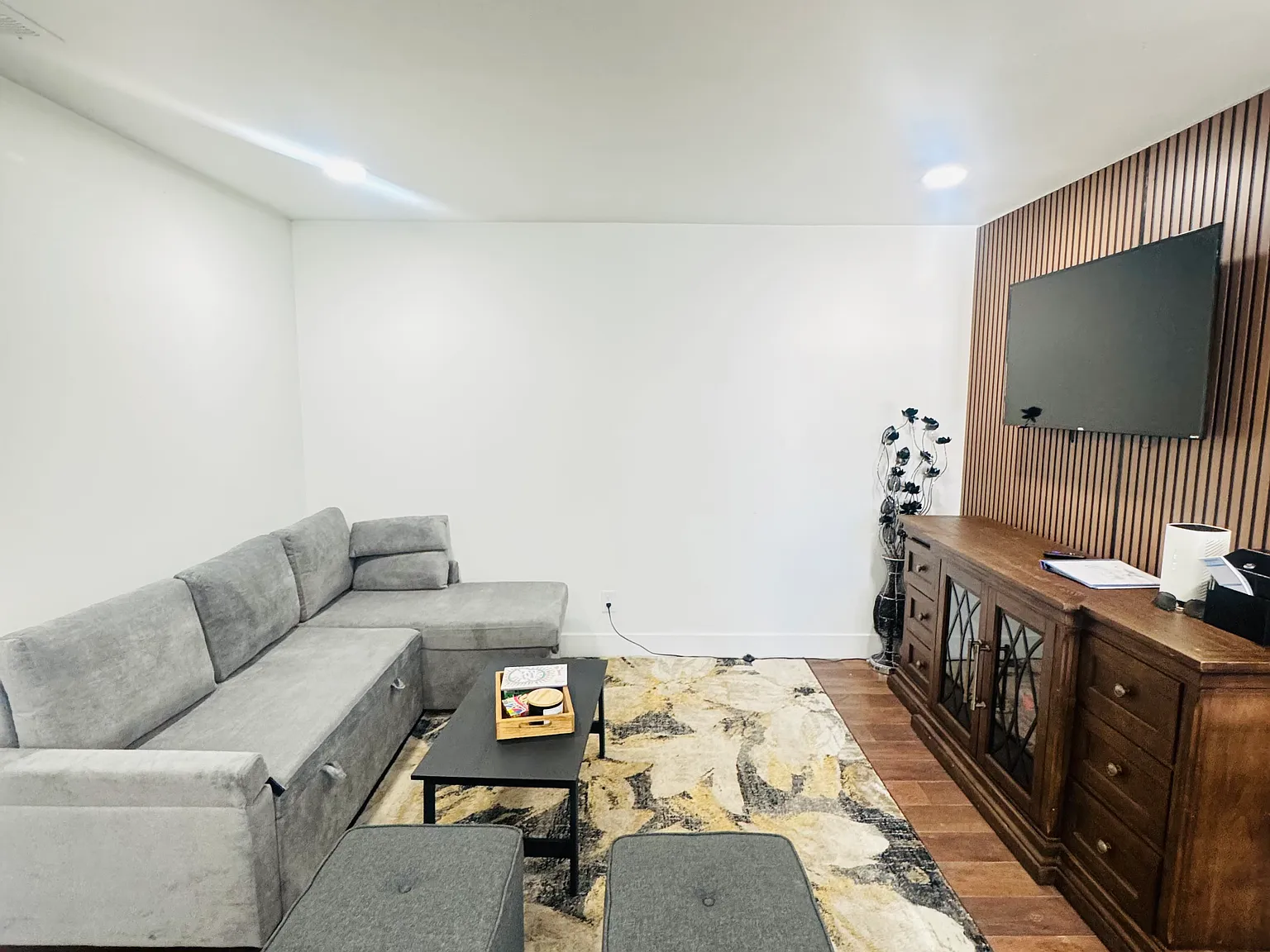 2 bed, 1000 sqft, $2,350 — Photo 2