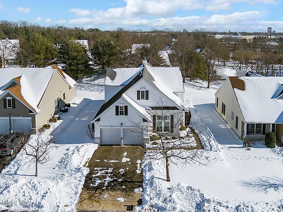 4th image of 14 Redwood Drive