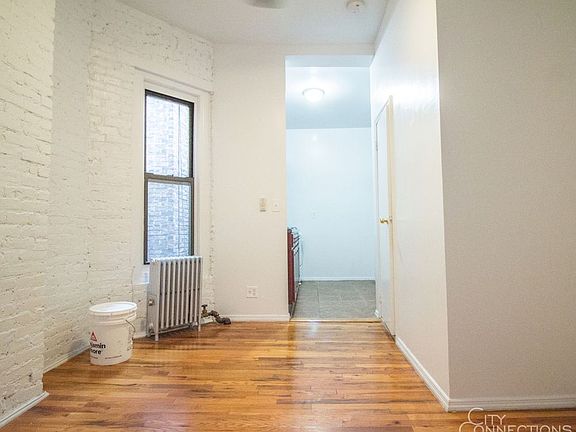 4th image of 213 E 10th St APT 19