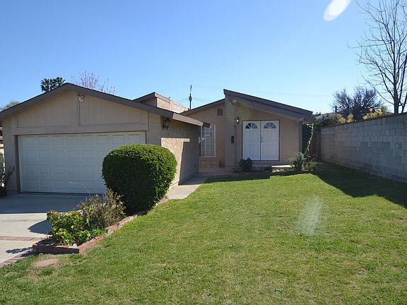 2nd image of 822 W 124th St