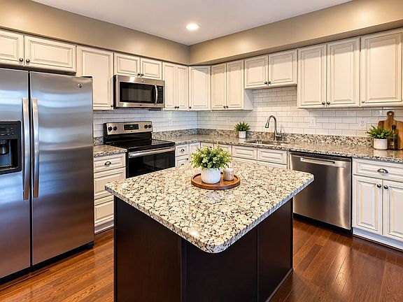 2nd image of 14903 Habersham Cir
