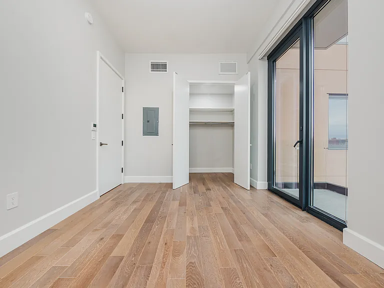 262 9th St #706 — Photo 10