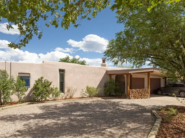 9 Llama Road, El Prado, NM 87529