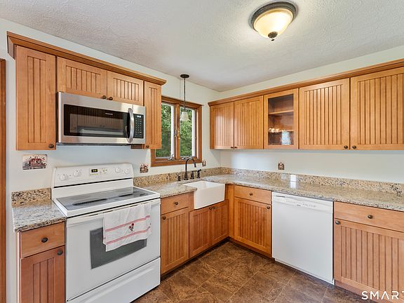4th image of 31 Saint Peters Court