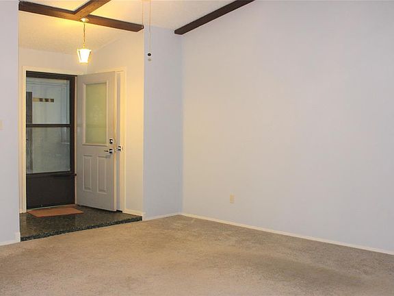 4th image of 3109 Hillsdale Ln