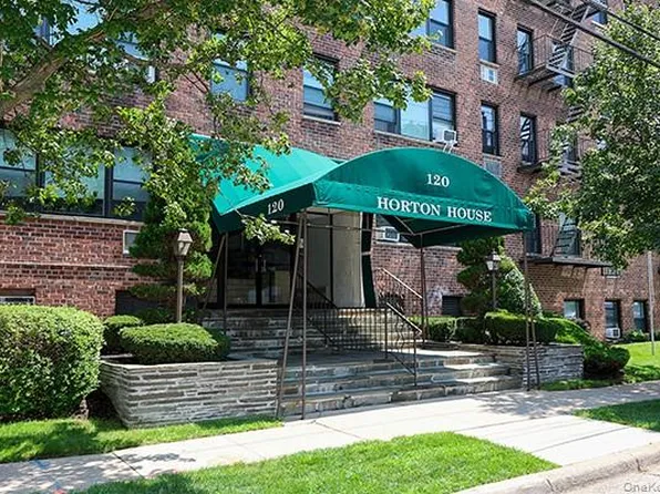 120 Horton Highway #c2, Mineola, NY 11501