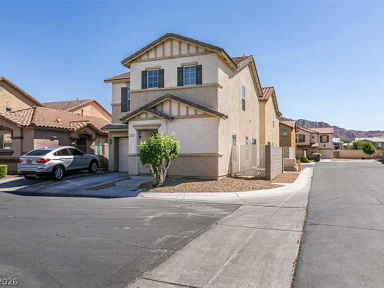 1170 Orange Meadow St — Photo 2