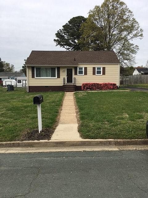 1st image of 2322 Lenora Ln