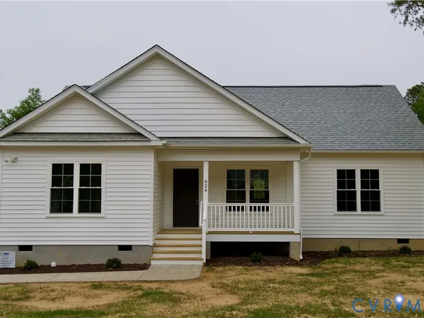 824 Nottoway Ave, Blackstone, VA 23824
