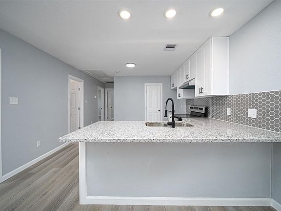 4th image of 1026 Francis Dr