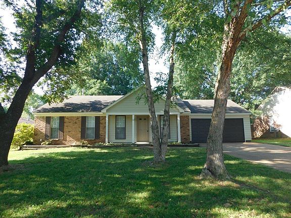 2nd image of 3725 Ivanhoe Dr