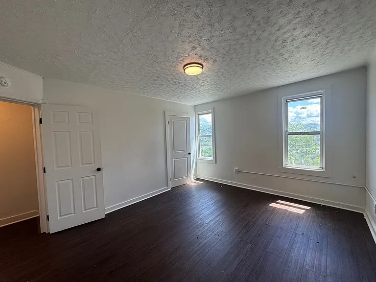 922 Oak St — Photo 7