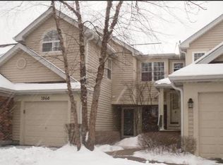 1060 Lakewood Cir, Carol Stream, IL