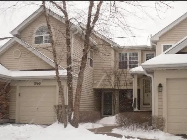 1060 Lakewood Cir, Carol Stream, IL 60188
