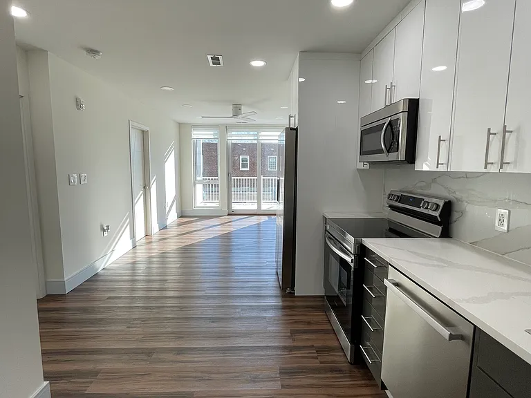 4906 Spruce St #208 — Photo 19