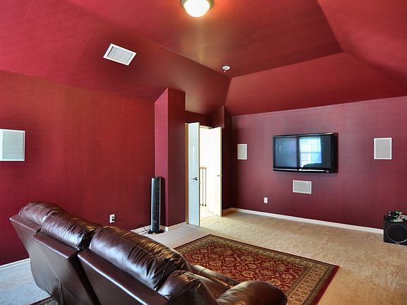 5th image of 10644 Providence Dr