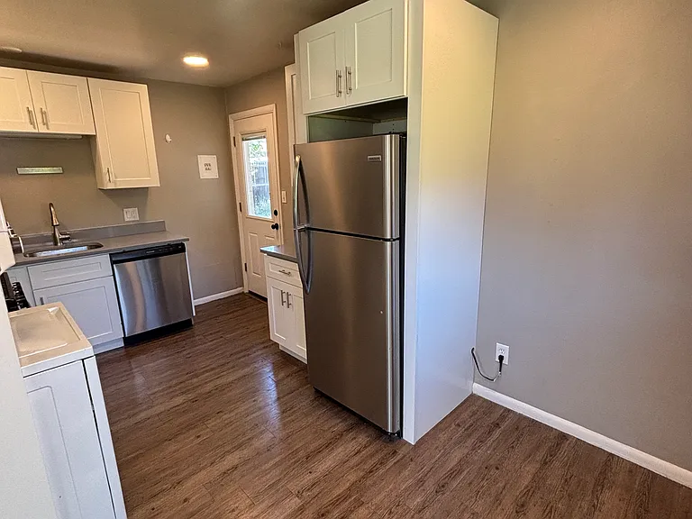 1731 S Madison St — Photo 6