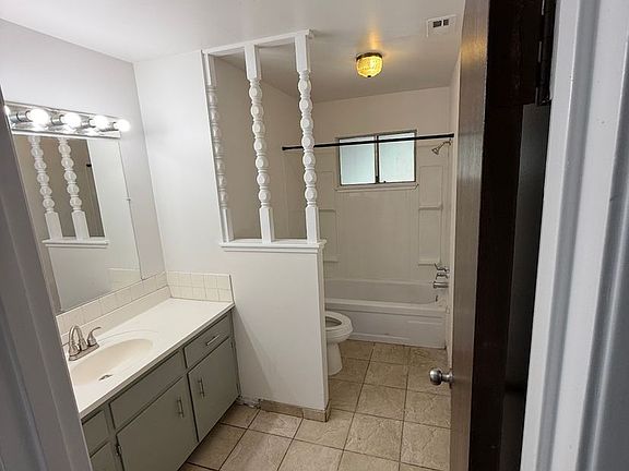 4th image of 2717 Willow Dr