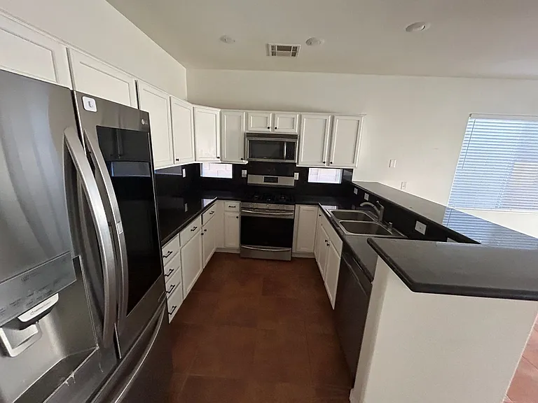10646 Allegrini Dr — Photo 6