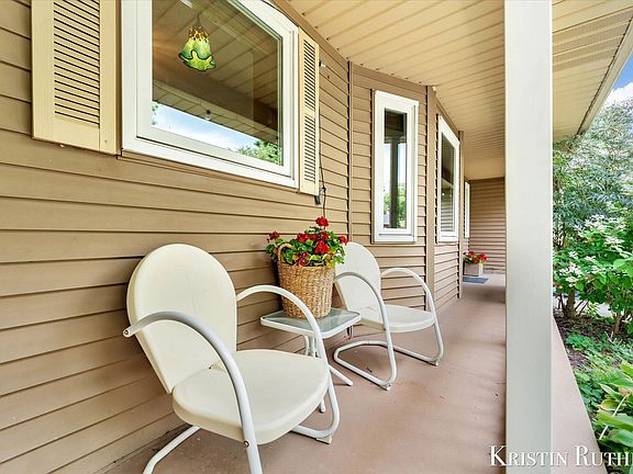 5th image of 6838 Rollingview Dr
