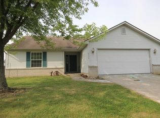 8226 Maple Valley Dr, Fort Wayne, IN 46835