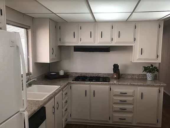 5th image of 466 Sea Venture Dr