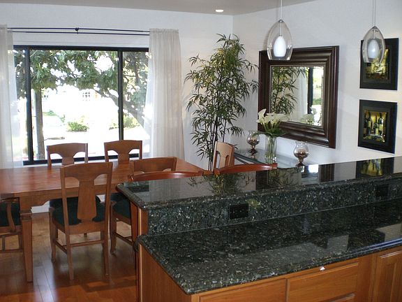 Dinning room and Island