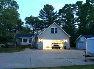 4372 W Giles Rd, Muskegon, MI 49445