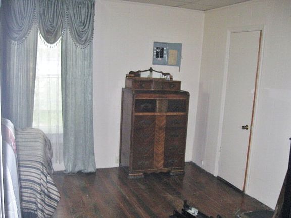 5th image of 200 S Franklin Dr
