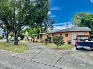 1923 Holiday Ln, Naples, FL 34104