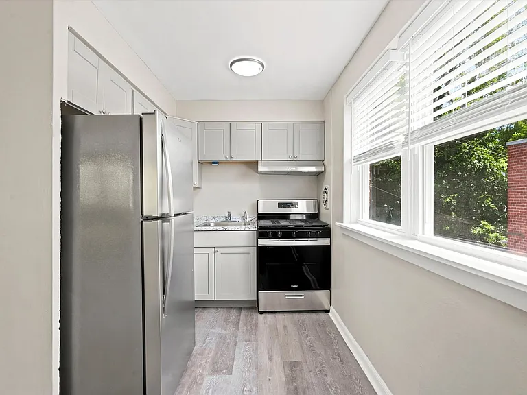 418 W Jefferson St — Photo 8
