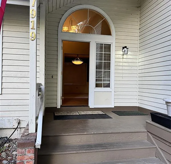 7919 140th Ave NE — Photo 1