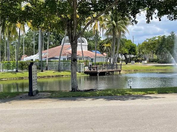 731 Lyons Rd, Pompano Beach, FL
