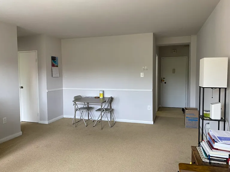 4201 Cathedral Ave NW — Photo 16