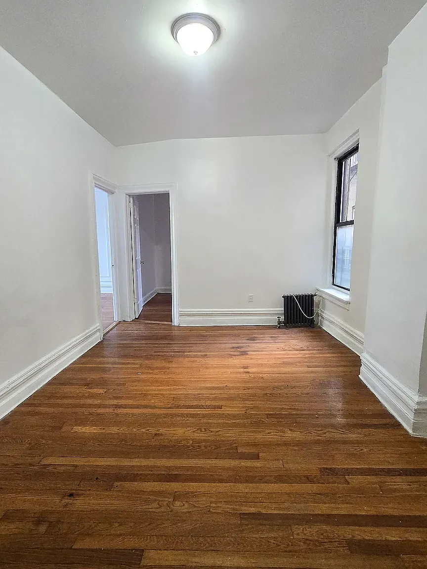 2403 Hoffman Street — Photo 4