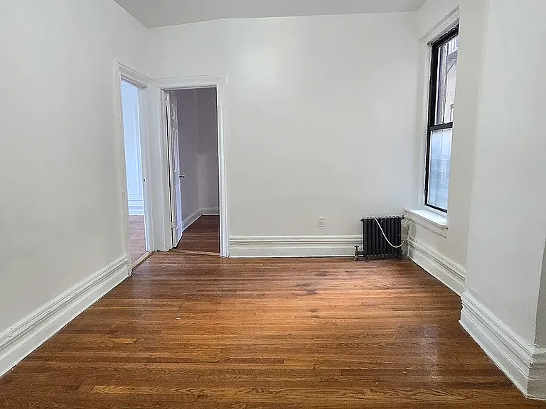 2403 Hoffman St #7 — Photo 4
