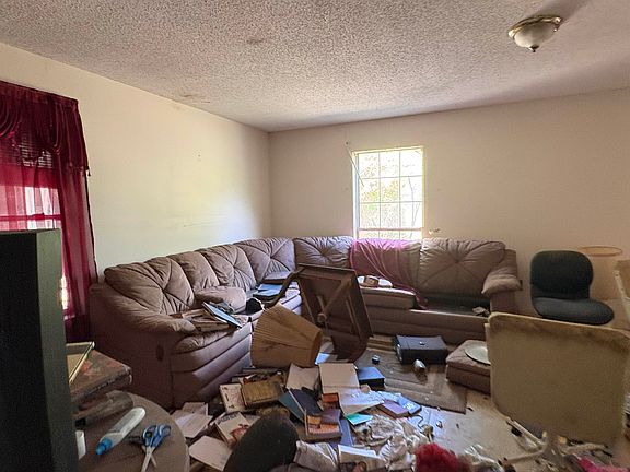 2nd image of 1867 Concord Rd