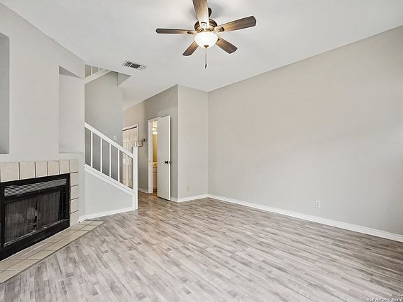 4th image of 1841 Garys Park St