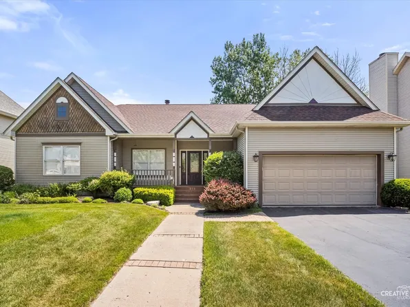220 Barn Swallow Dr, Woodstock, IL 60098