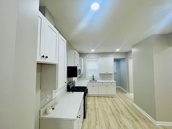 4th image of 90-92 Farley Ave #1