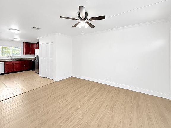 2nd image of 1440 Oakdale Ave Unit 13