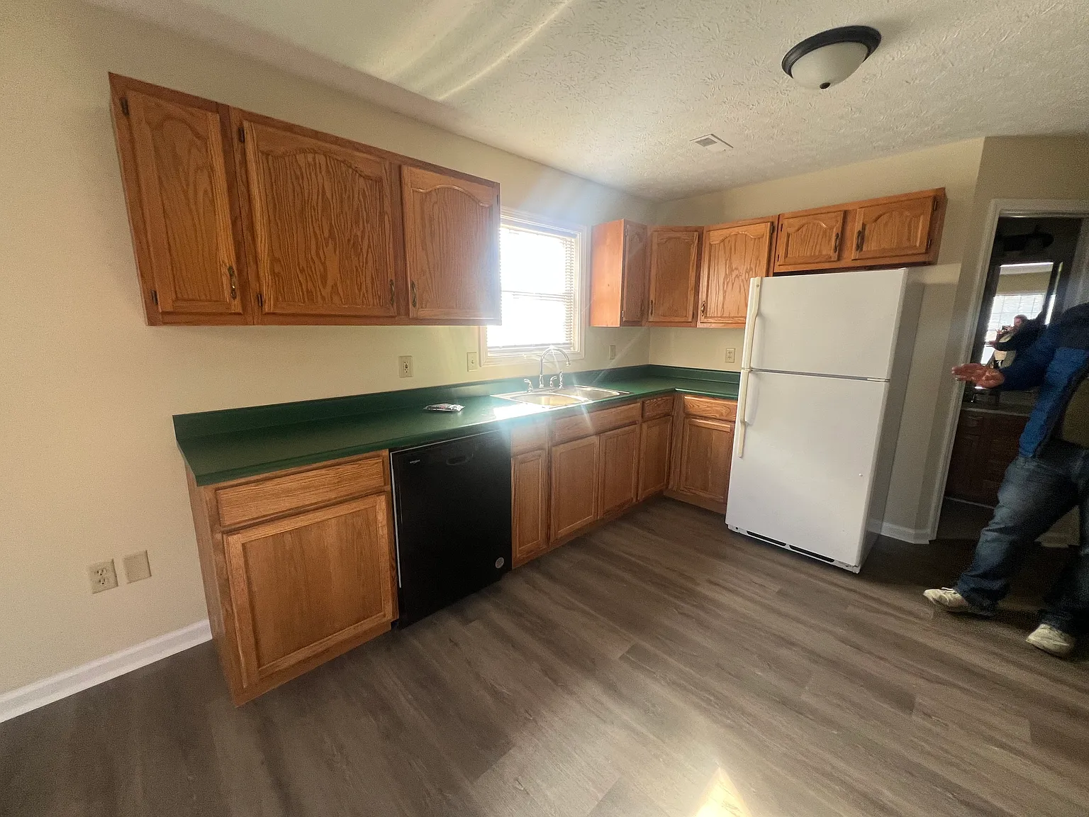 4 bed, 1700 sqft, $1,600 — Photo 3