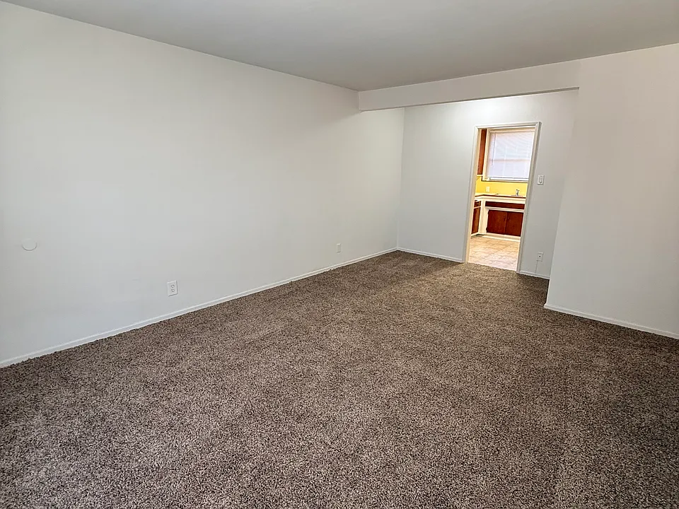 1745 E Appleton St #11
