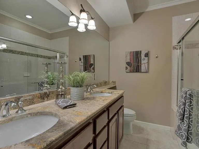 2218 Woodberry Ln — Photo 14